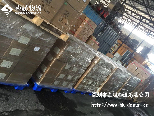 服裝到香港進(jìn)出口，服裝到香港物流，運(yùn)輸服裝到香港，發(fā)服裝到香港物流，服裝物流香港專線--東勝物流；深圳到香港物流,香港物流專線,深圳香港進(jìn)出口,中港物流,香港深圳貨運(yùn)運(yùn)輸,深圳市東勝物流有限公司