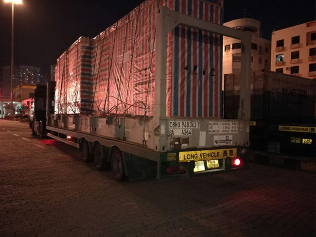 佛山客戶超長車運(yùn)輸?shù)较愀郏簧钲诘较愀畚锪?香港物流專線,深圳香港進(jìn)出口,中港物流,香港深圳貨運(yùn)運(yùn)輸_深圳市東勝物流有限公司