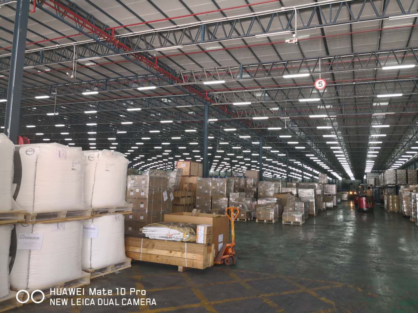 大型模具運(yùn)輸：佛山發(fā)貨到香港，佛山到香港物流