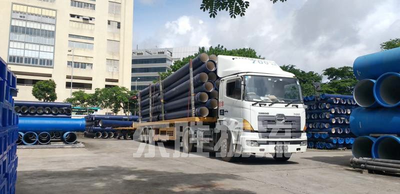 杭州到香港物流，從杭州發(fā)貨到香港價(jià)格，杭州到香港的運(yùn)輸專線，深圳東勝物流中港平板車運(yùn)輸圖