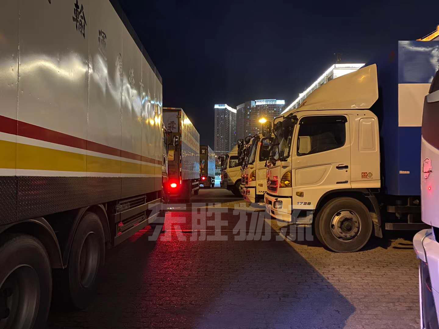 清遠發貨到香港,清遠到香港貨運公司,深圳東勝物流中港車隊運輸圖 清遠發貨到香港,清遠到香港貨運公司,深圳東勝物流中港車隊運輸圖